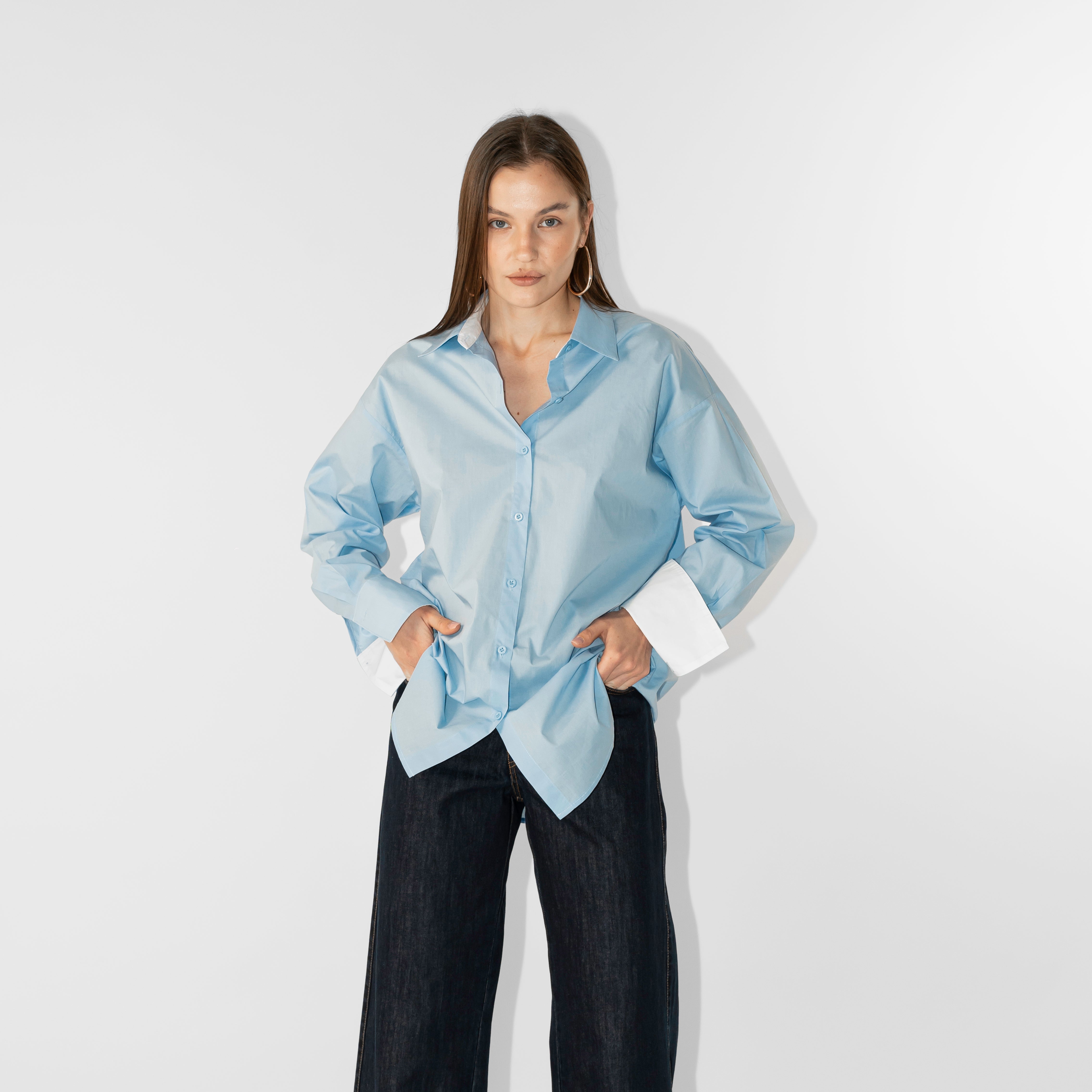 Camicia popelin con polsini a contrasto