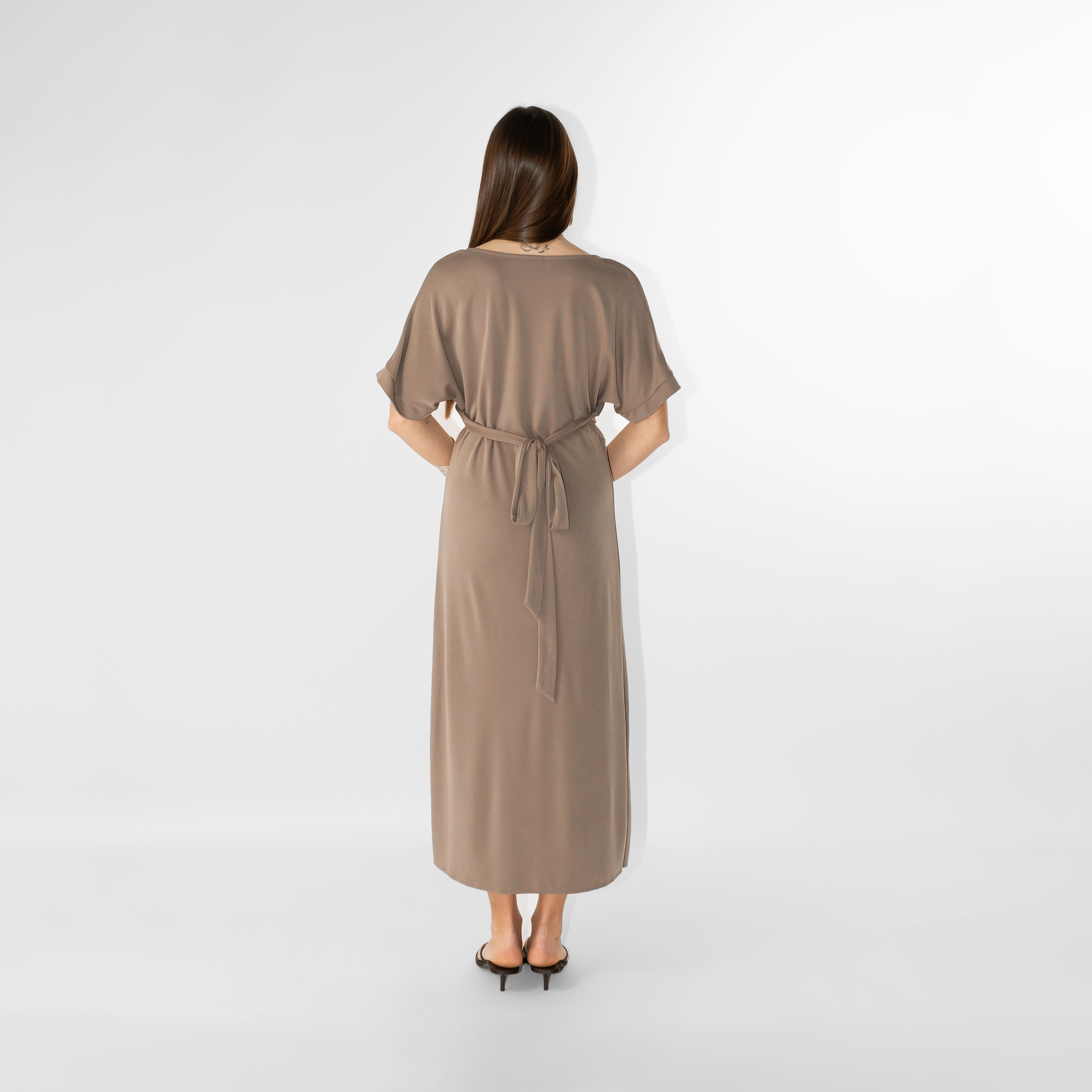 Abito midi in modal scollo a V