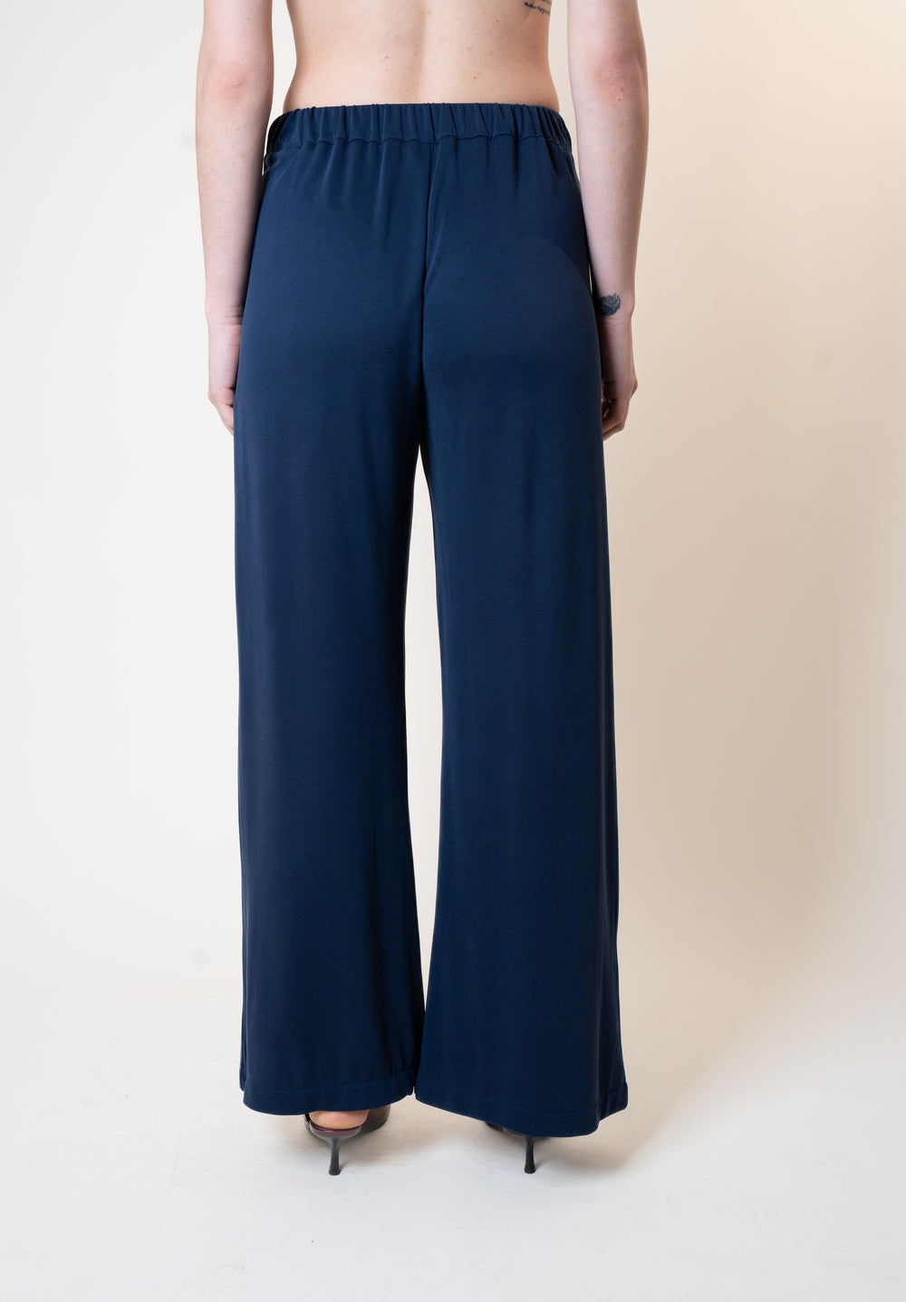 Pantaloni in modal wide leg fit