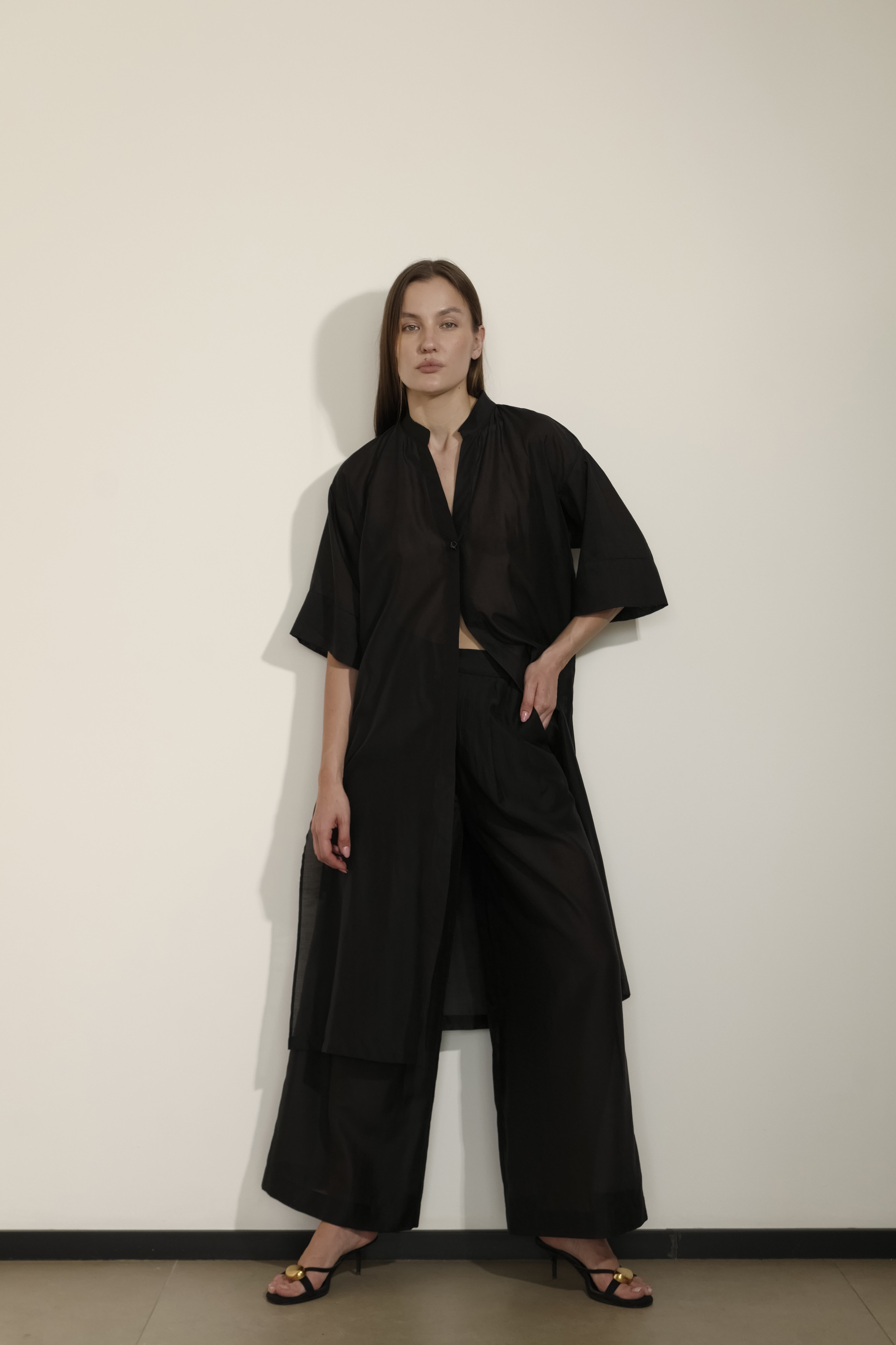 KIMONO LUNGO CON MANICHE MORBIDE IN VOILE