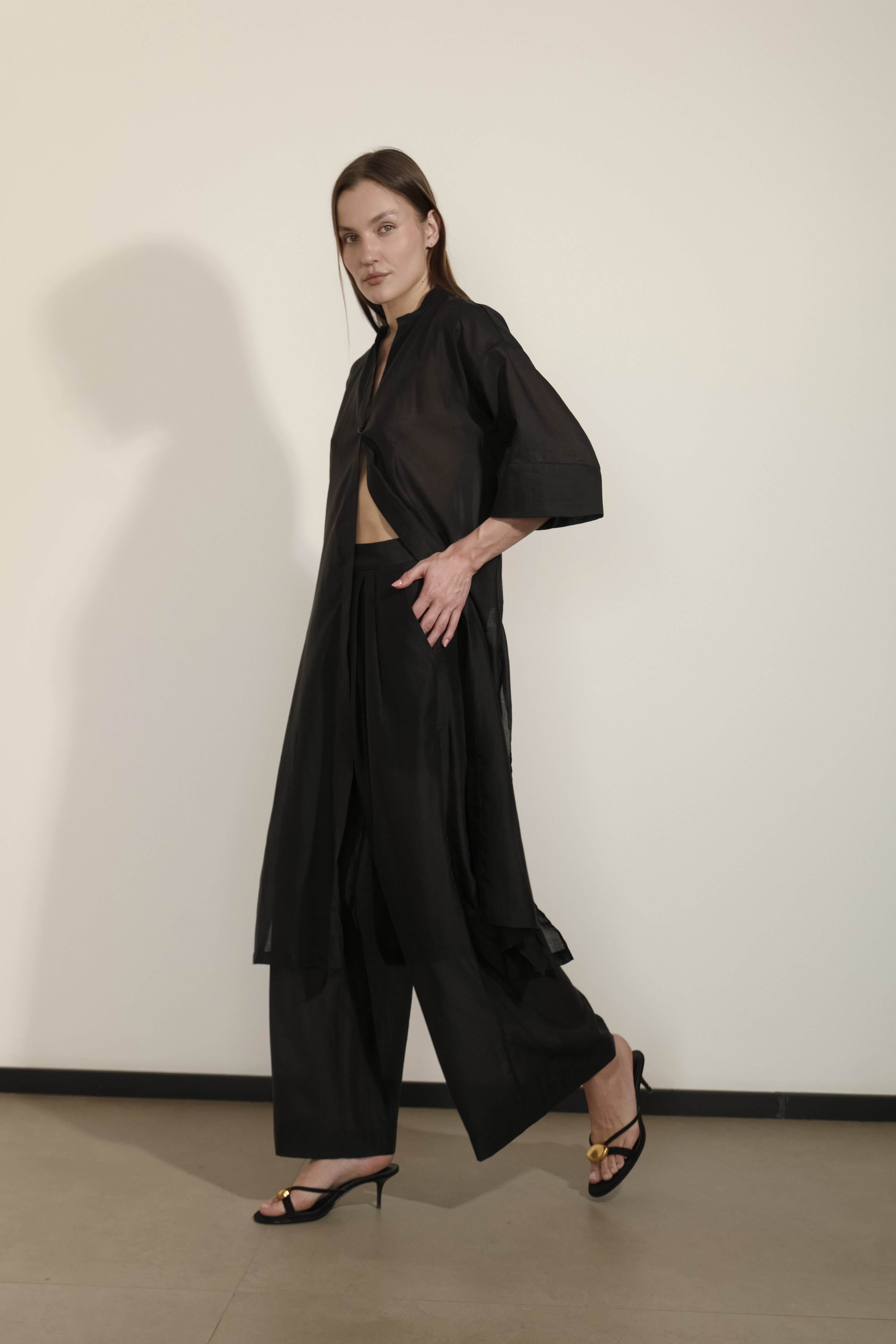 KIMONO LUNGO CON MANICHE MORBIDE IN VOILE