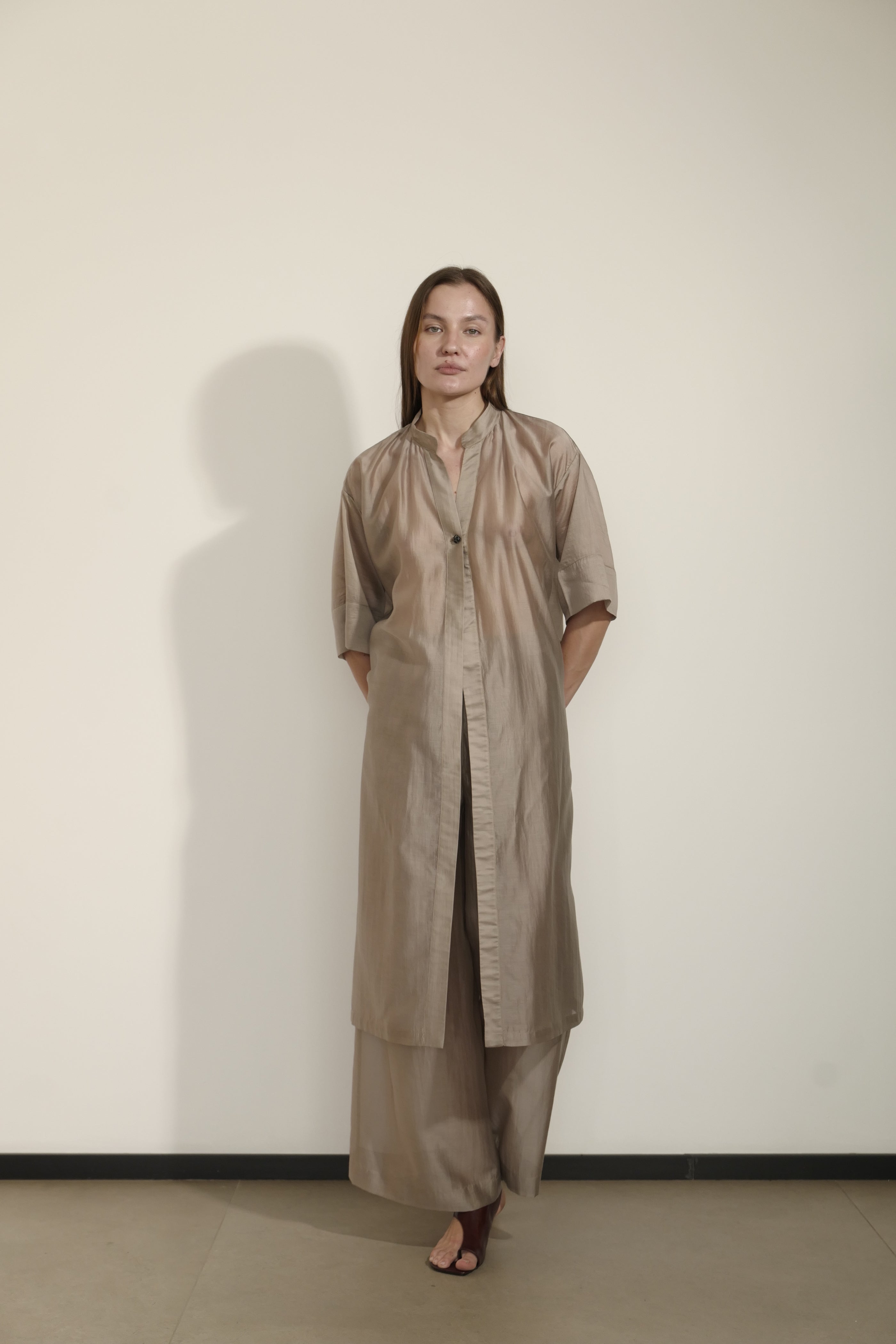 KIMONO LUNGO CON MANICHE MORBIDE IN VOILE