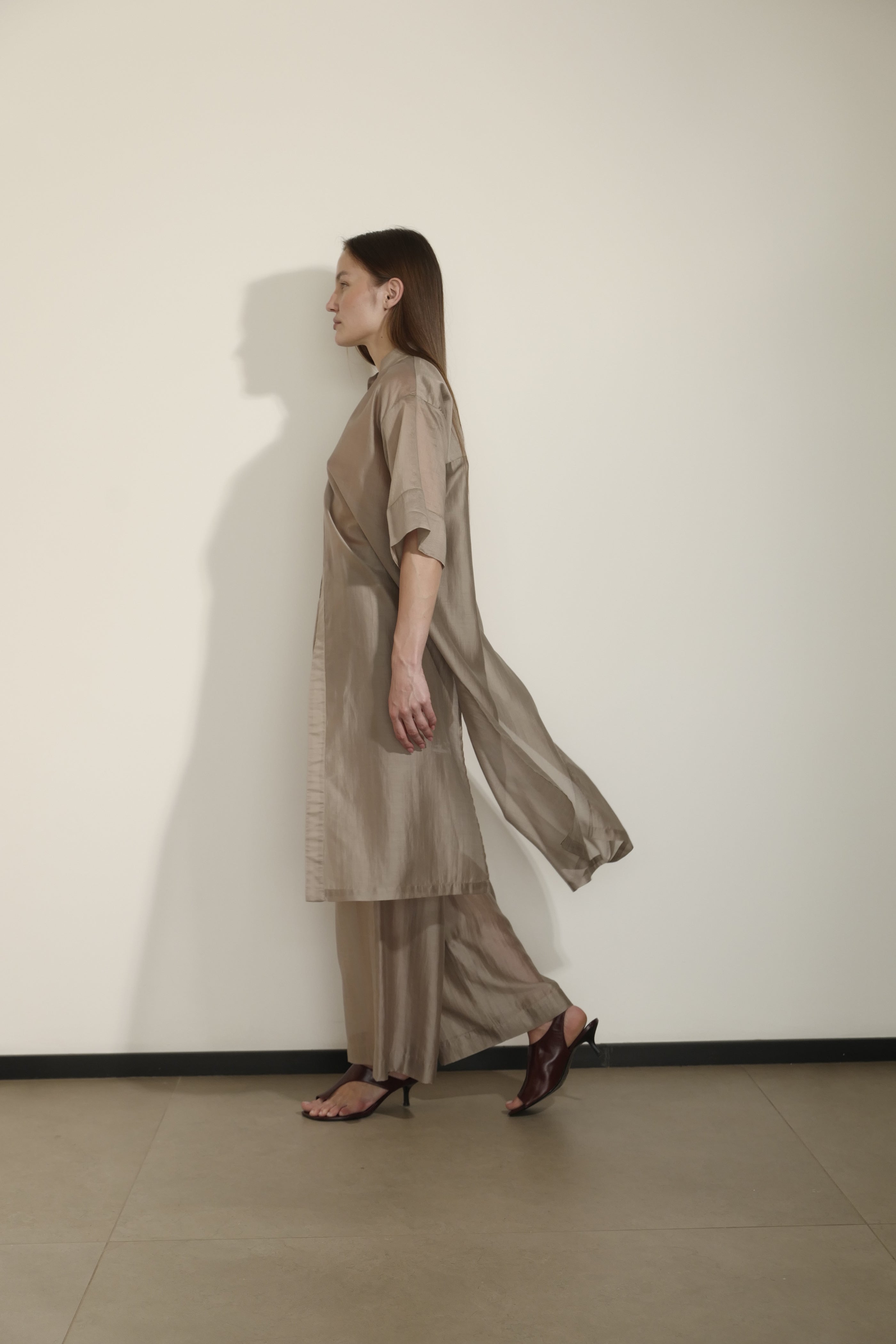 KIMONO LUNGO CON MANICHE MORBIDE IN VOILE