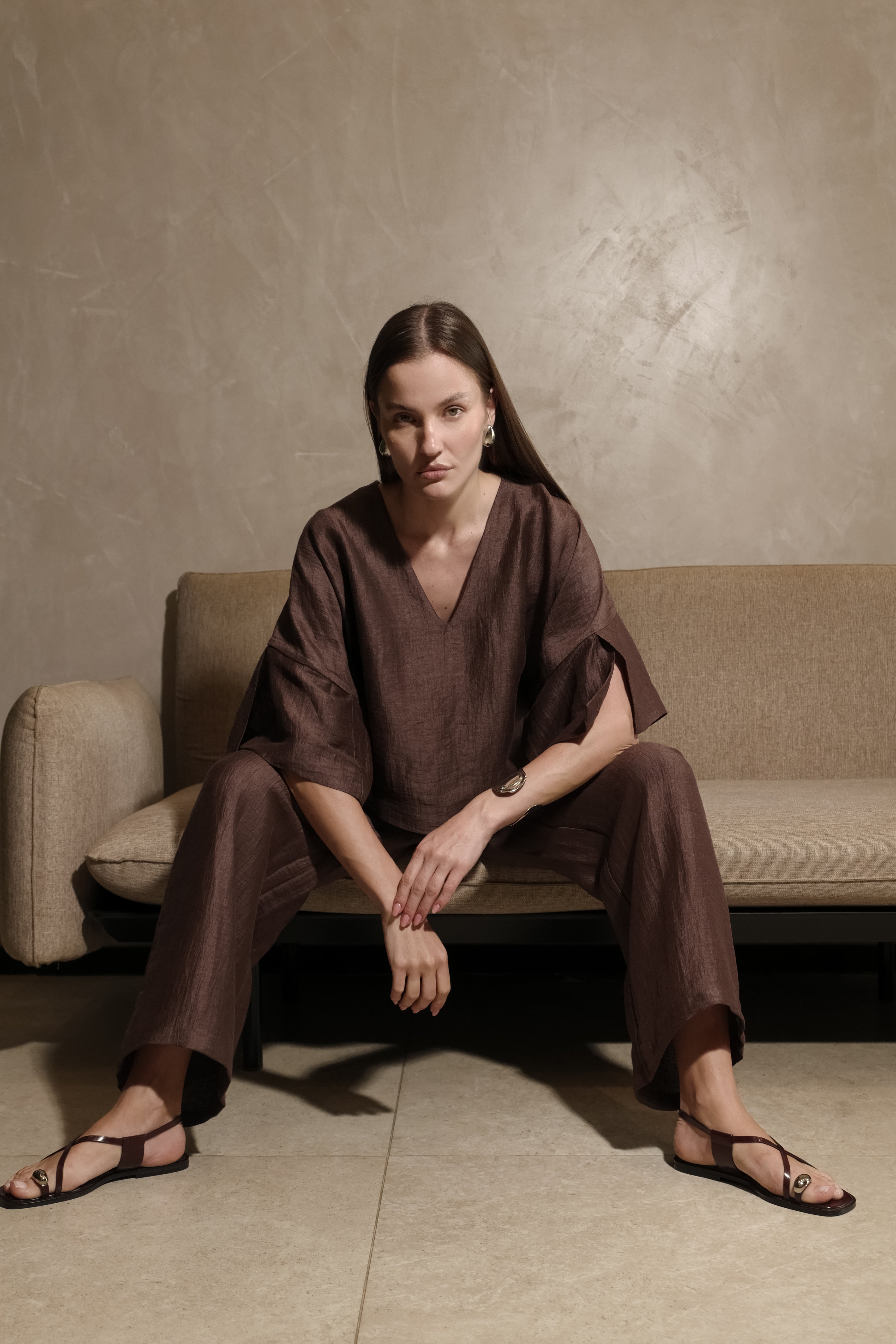 BLUSA CON MANICHE A 3/4 E SCOLLO A V IN LINO