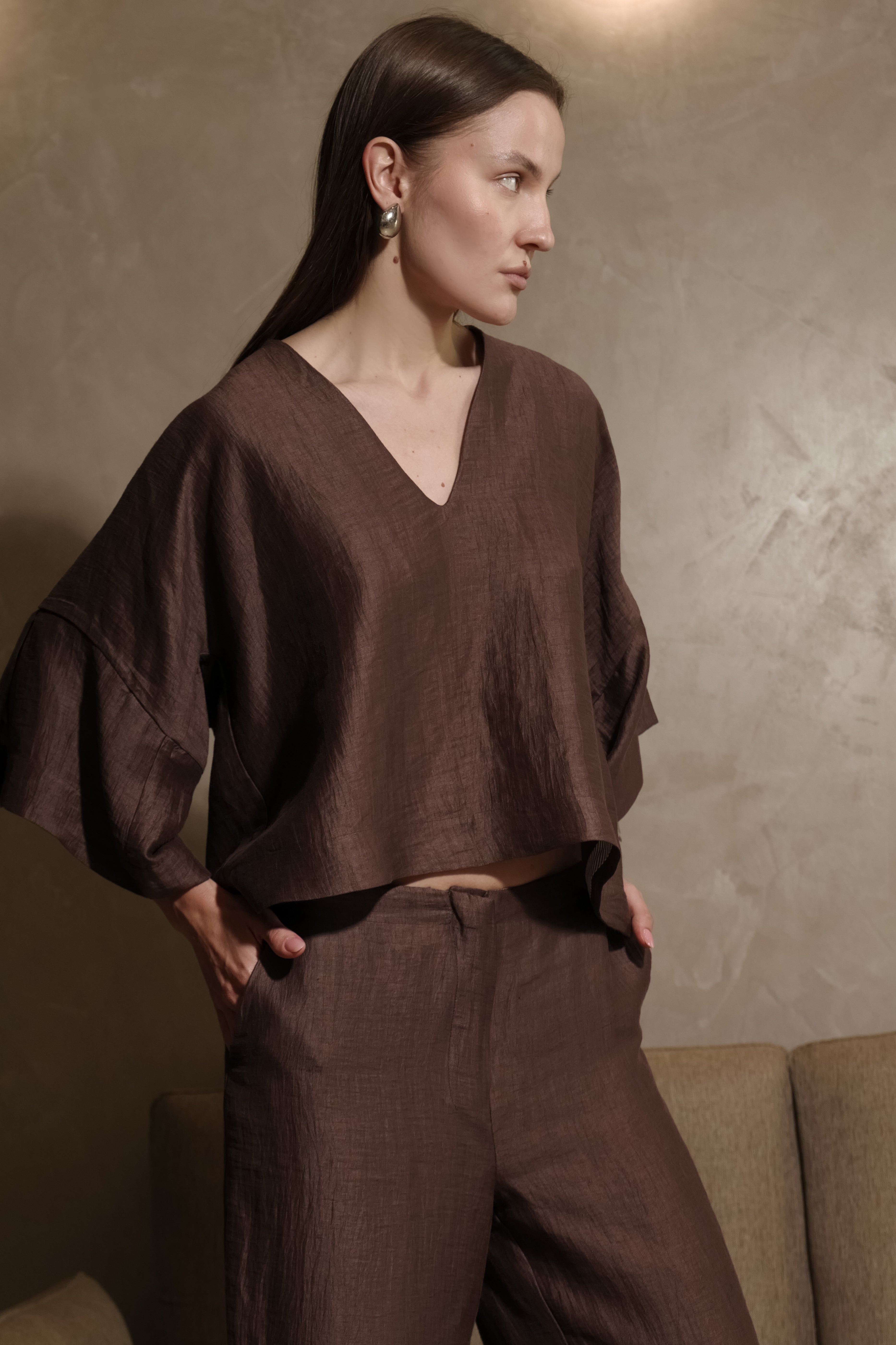 BLUSA CON MANICHE A 3/4 E SCOLLO A V IN LINO