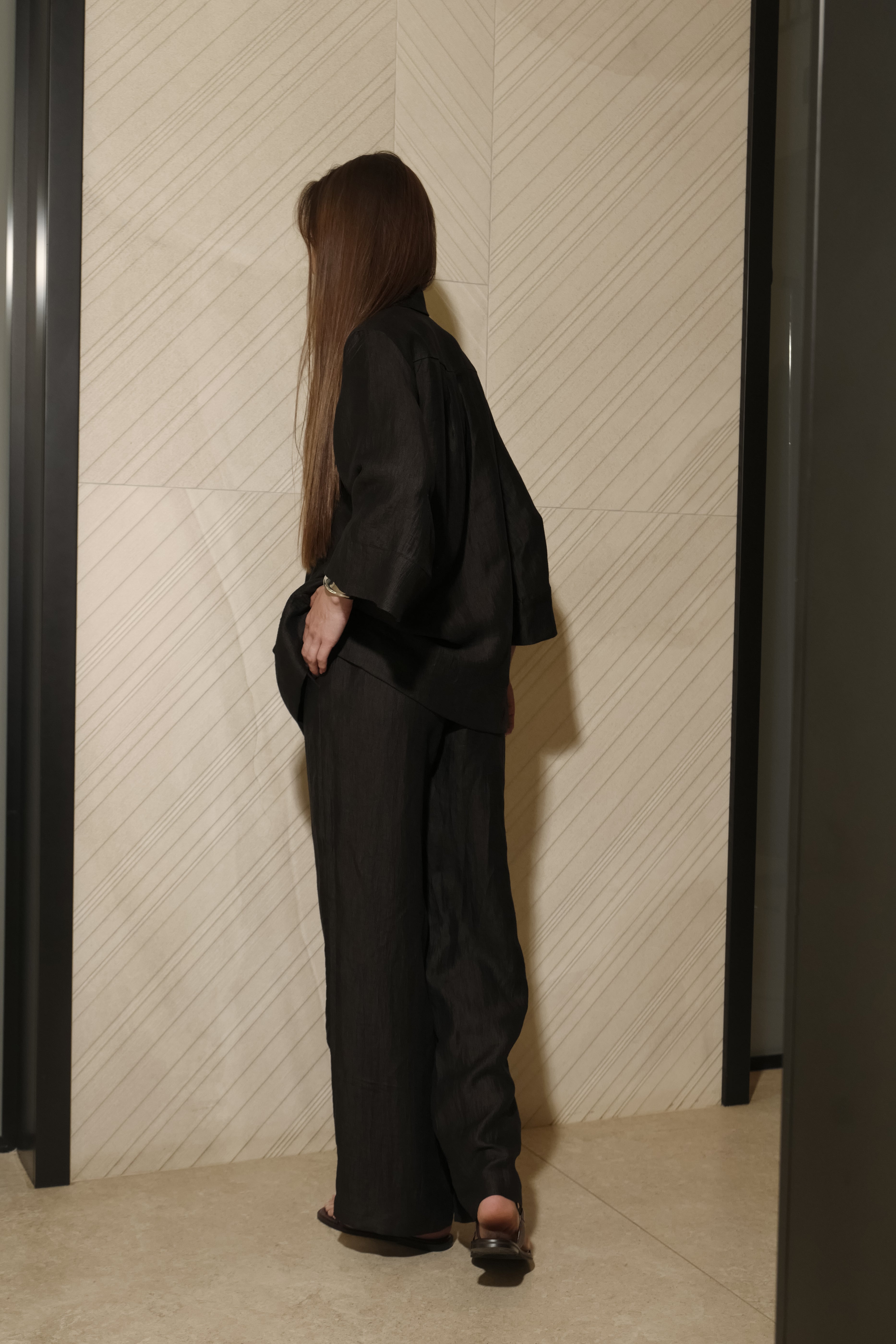 BLUSA CON MANICHE A 3/4 E SCOLLO A V IN LINO