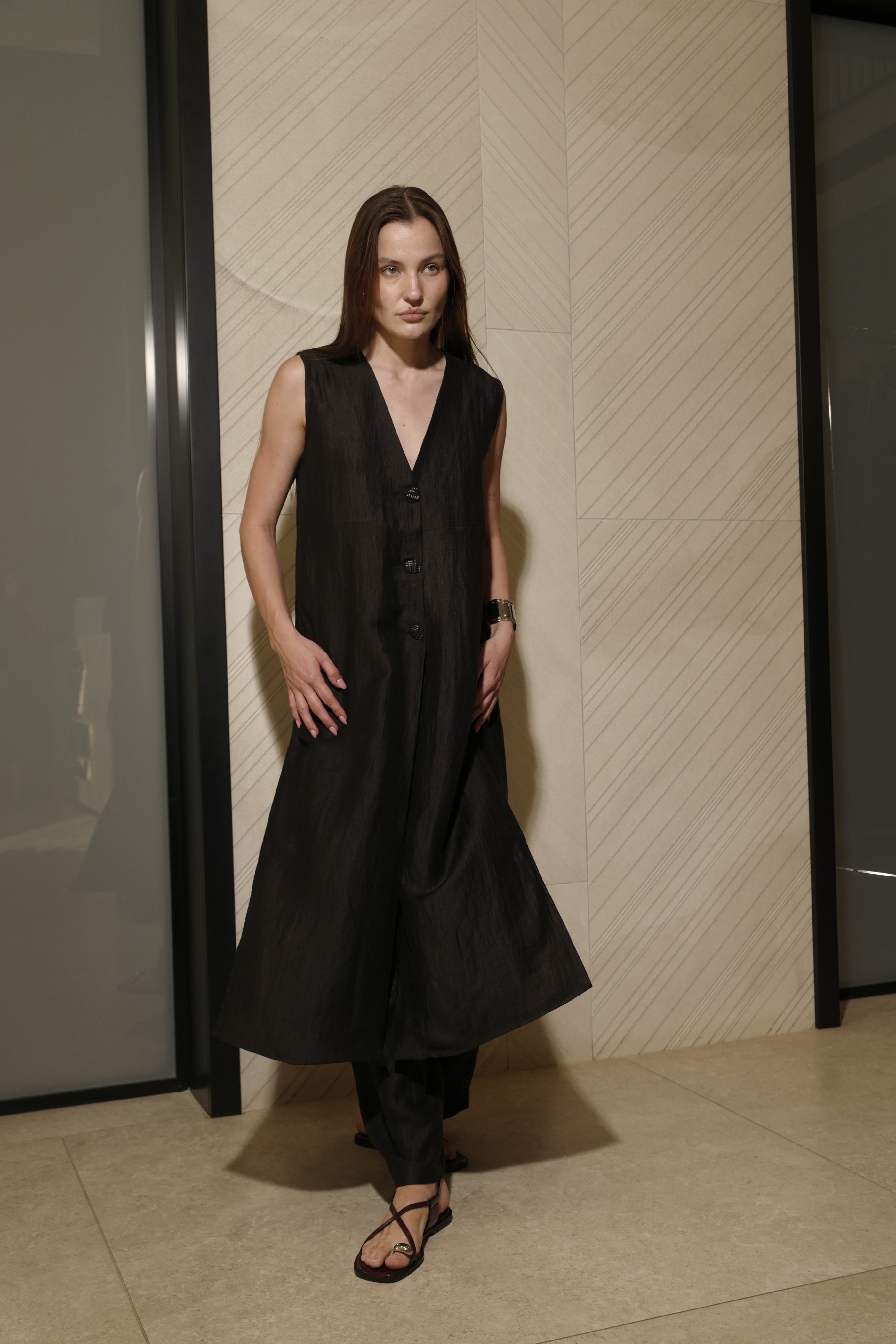 GILET LUNGO IN LINO SMANICATO