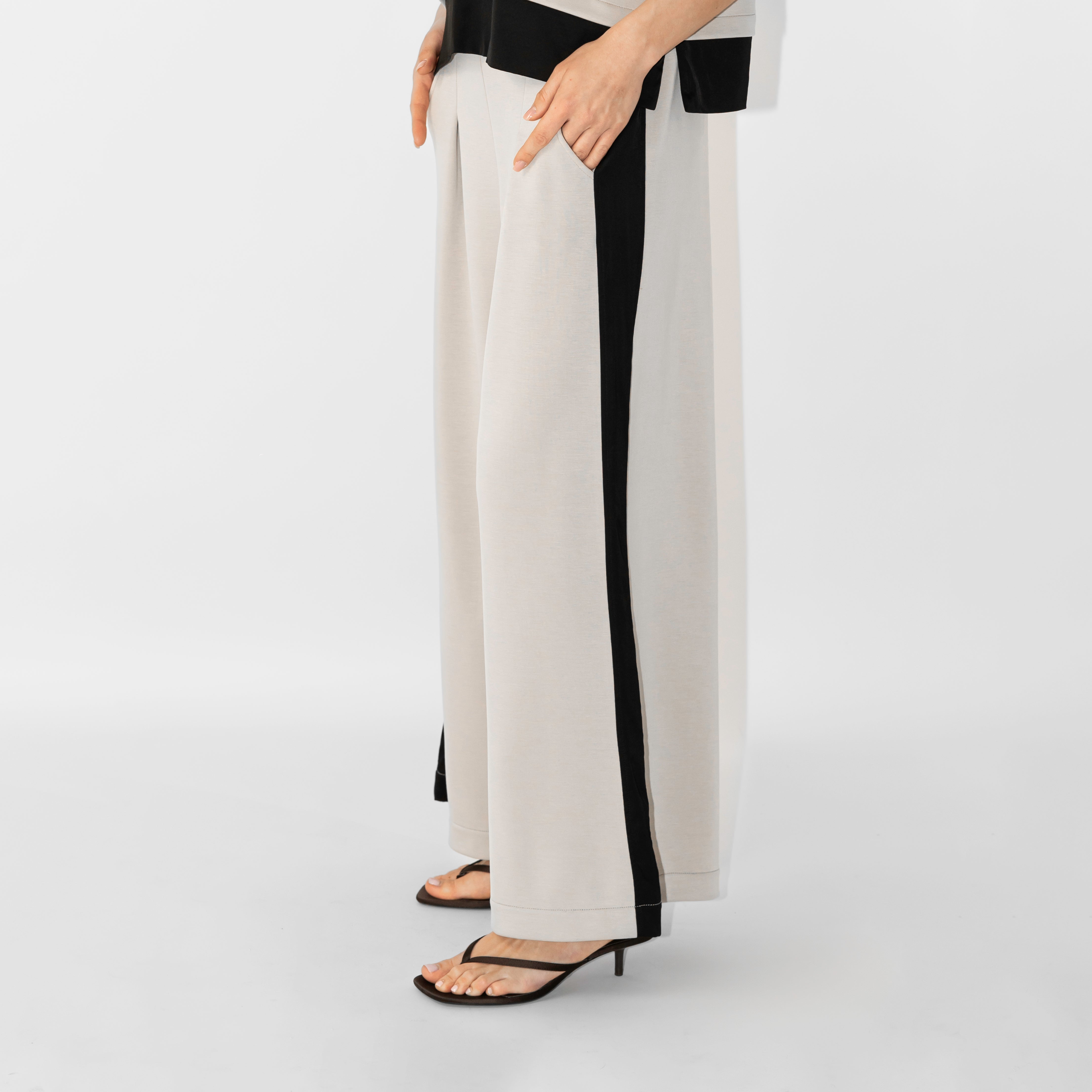 Pantaloni dritti modal light
