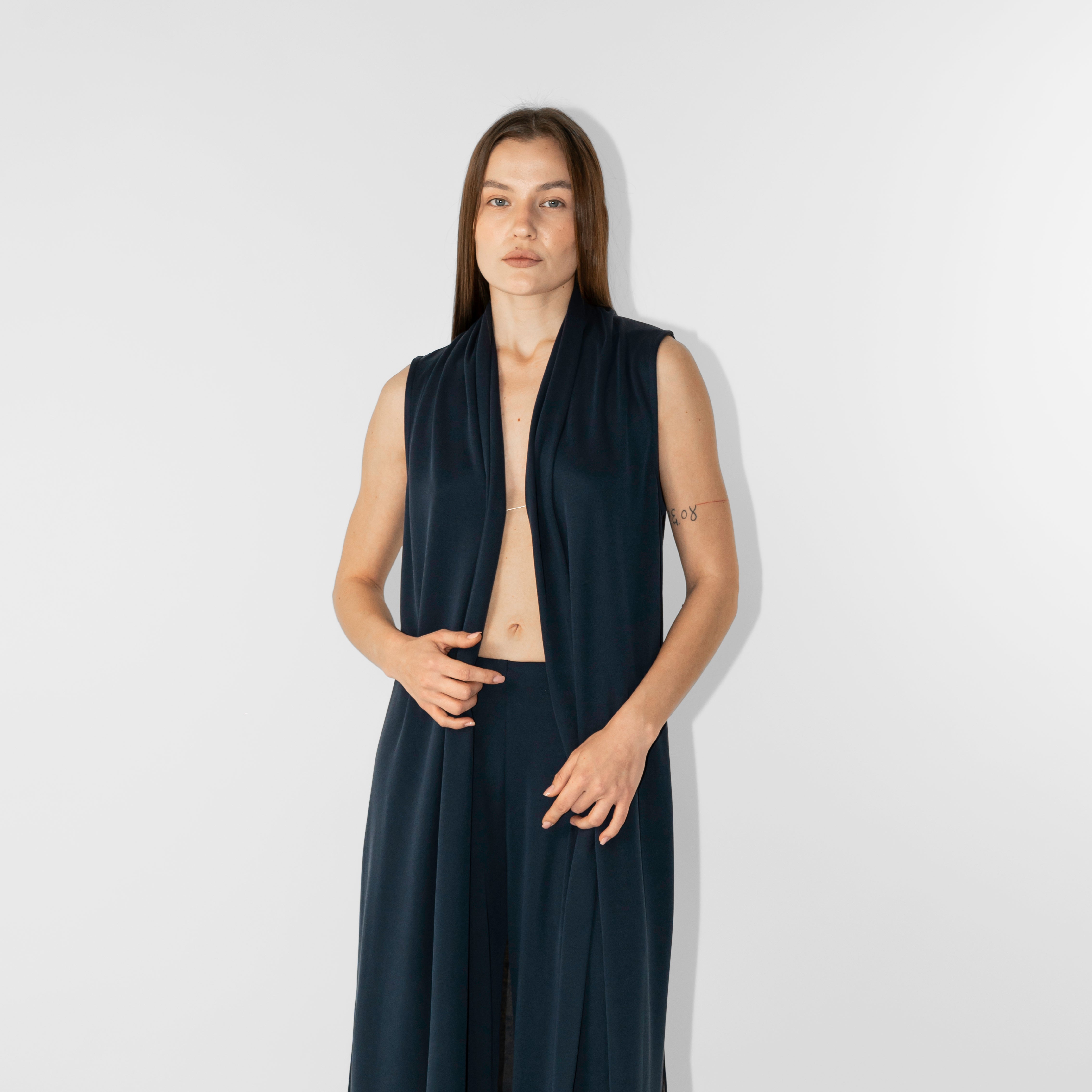 Gilet lungo chiusura con spillo