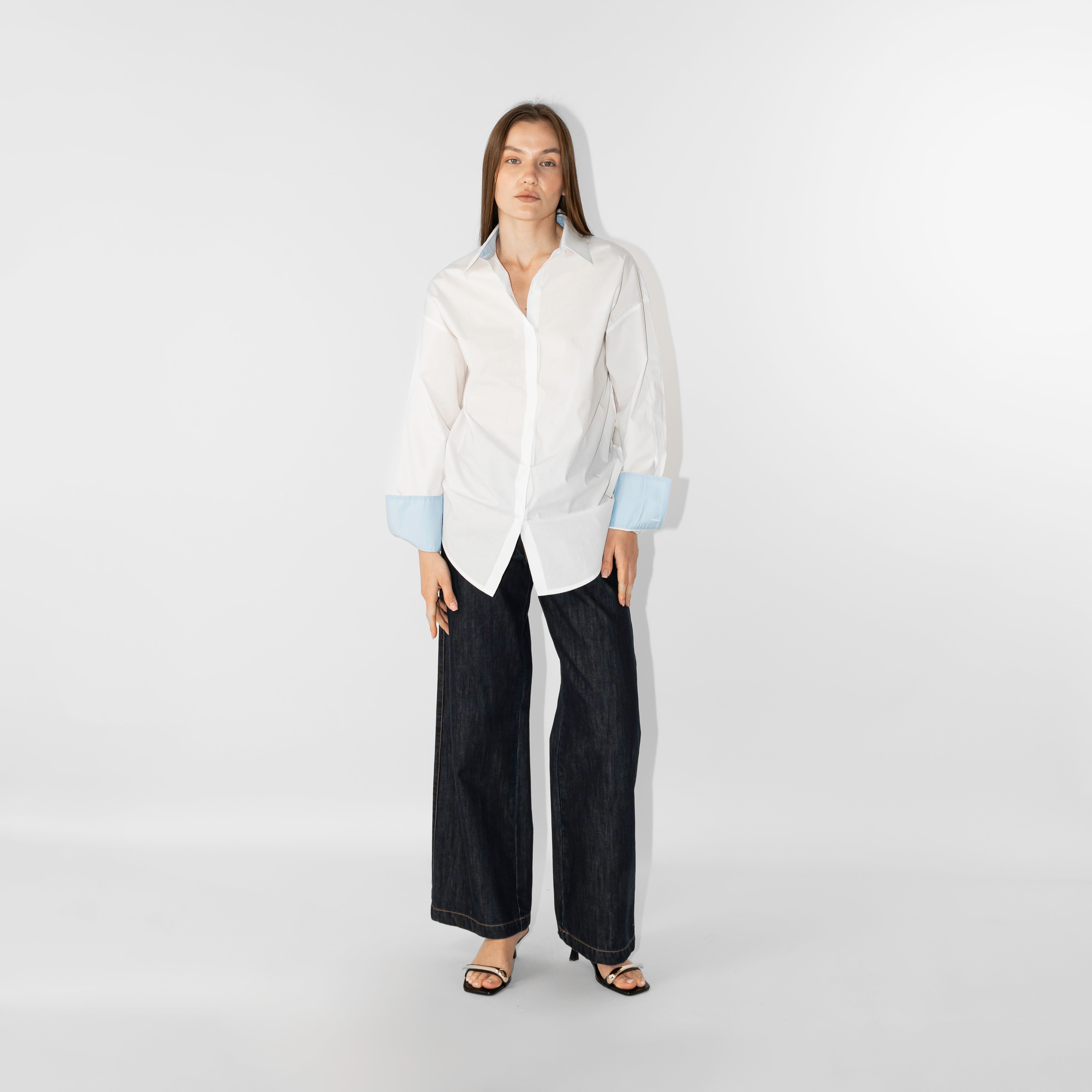 Camicia popelin con polsini a contrasto