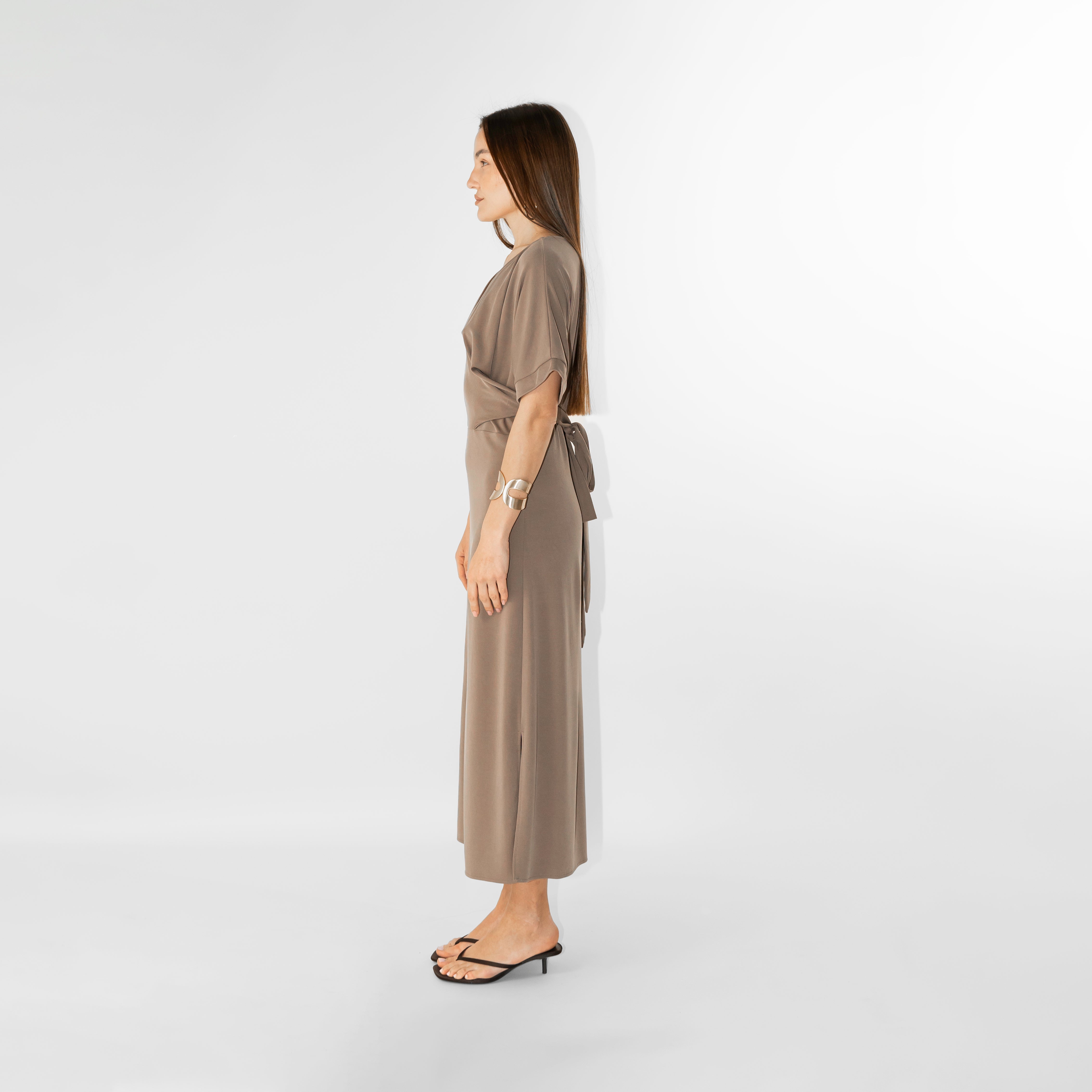 Abito midi in modal scollo a V