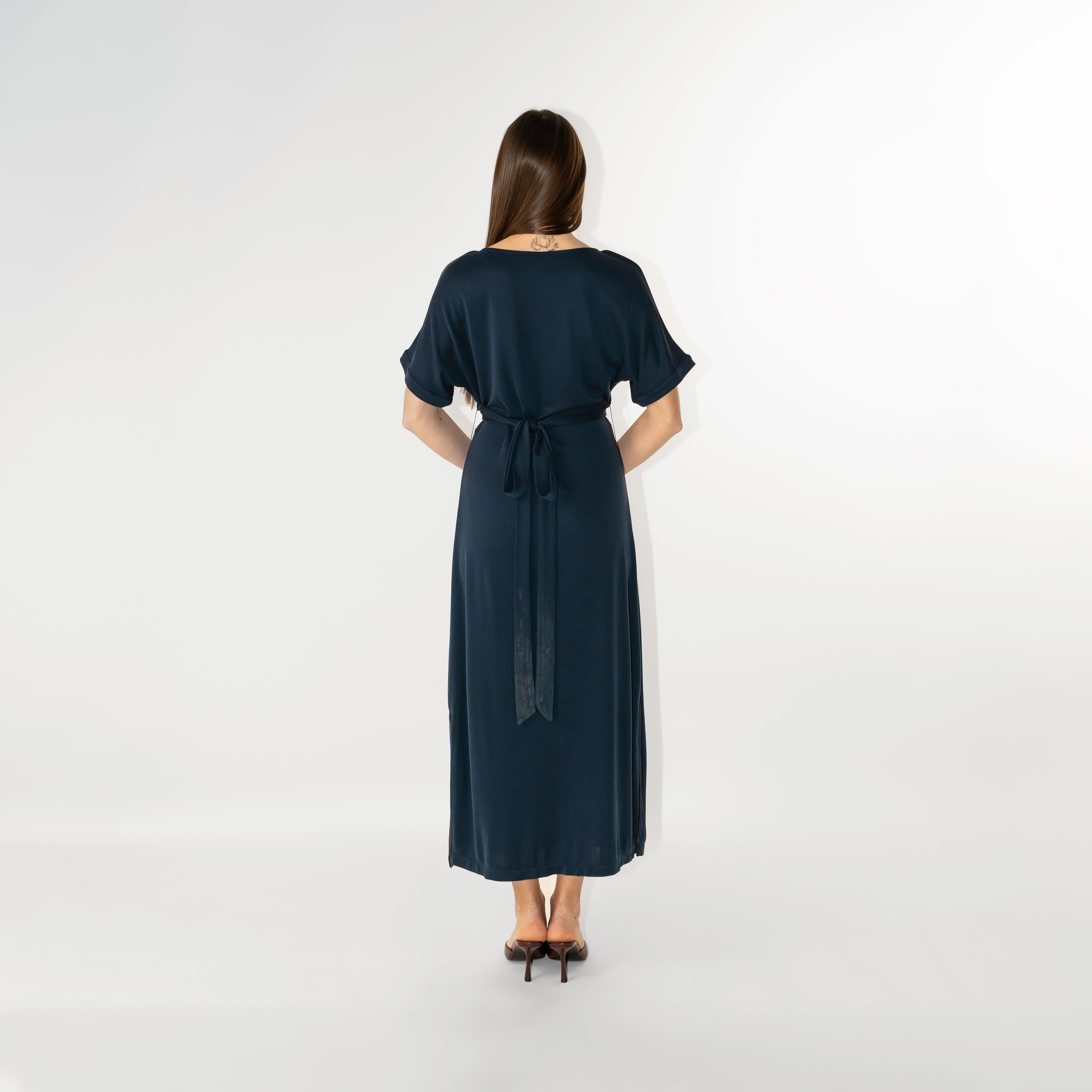 Abito midi in modal scollo a V