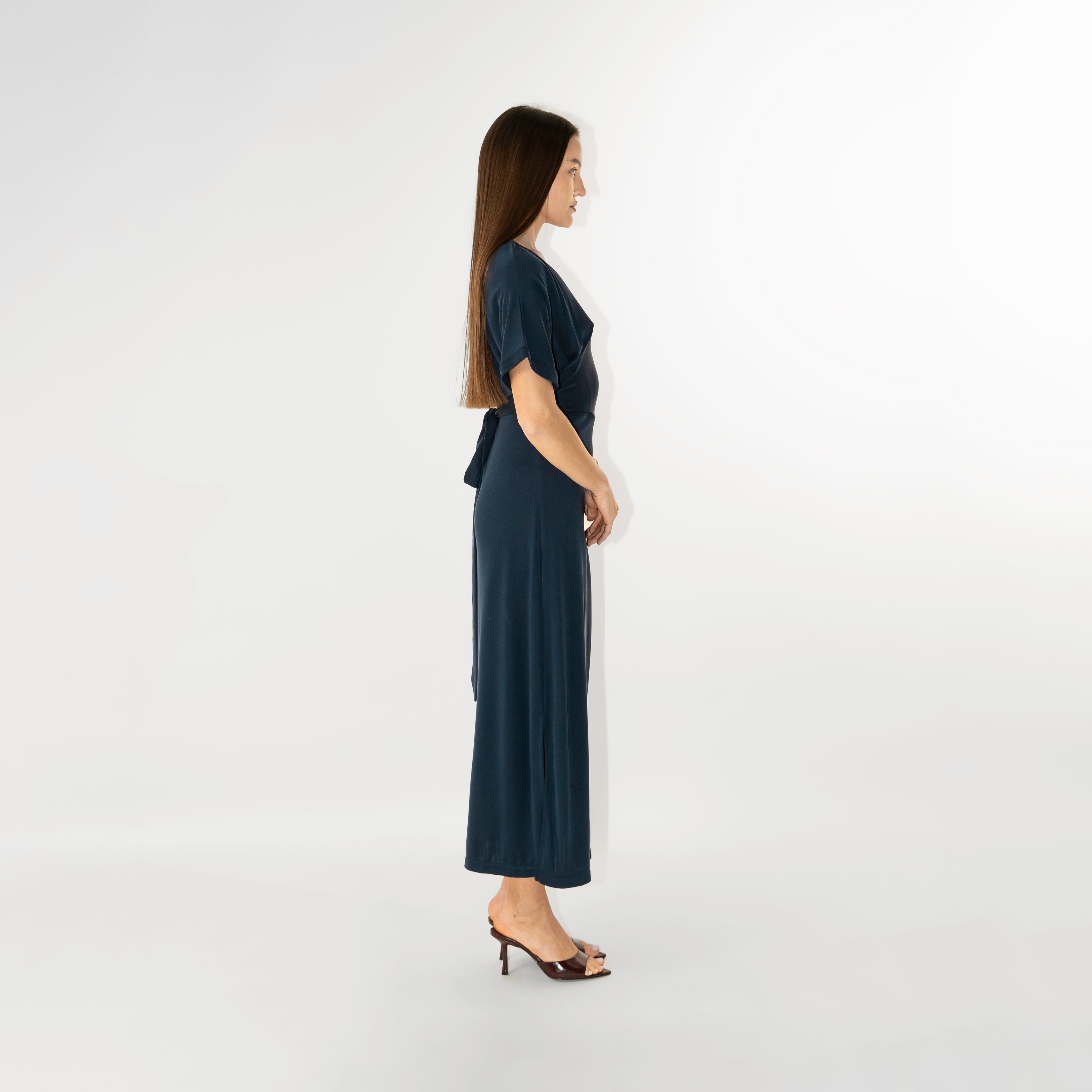 Abito midi in modal scollo a V
