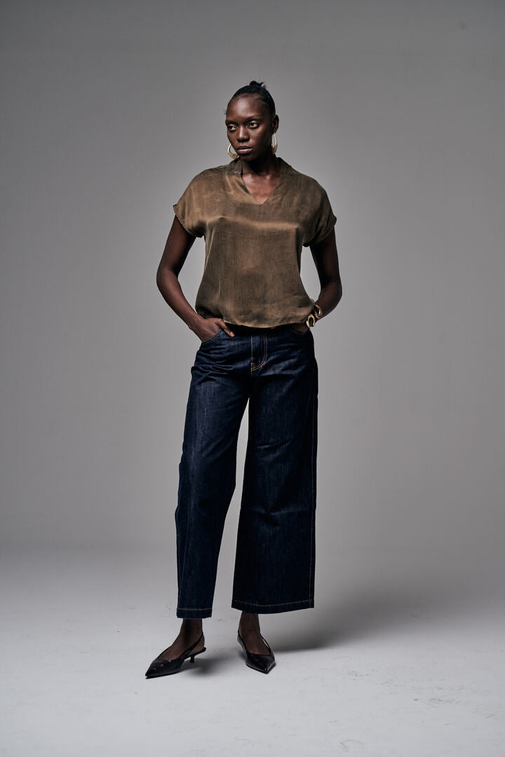 Blusa in cupro dal taglio morbido