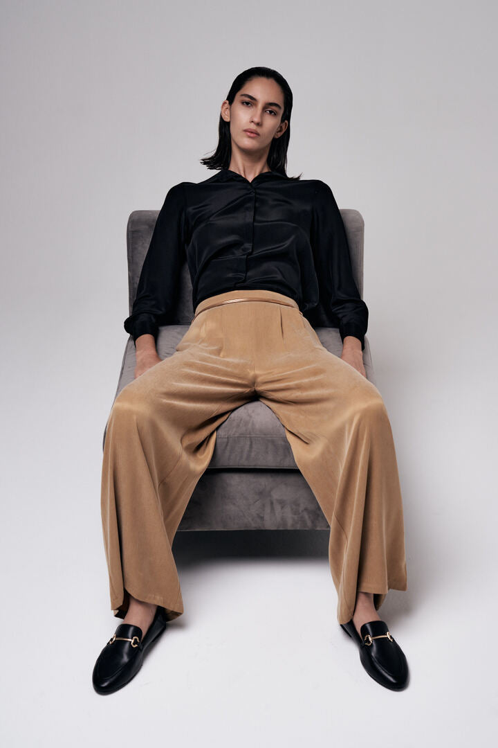 Camicia in seta dal taglio classico