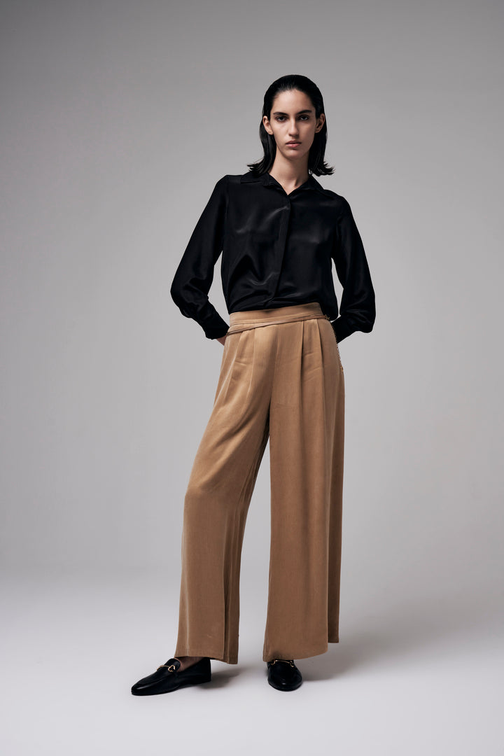 Pantaloni in cupro a gamba ampia