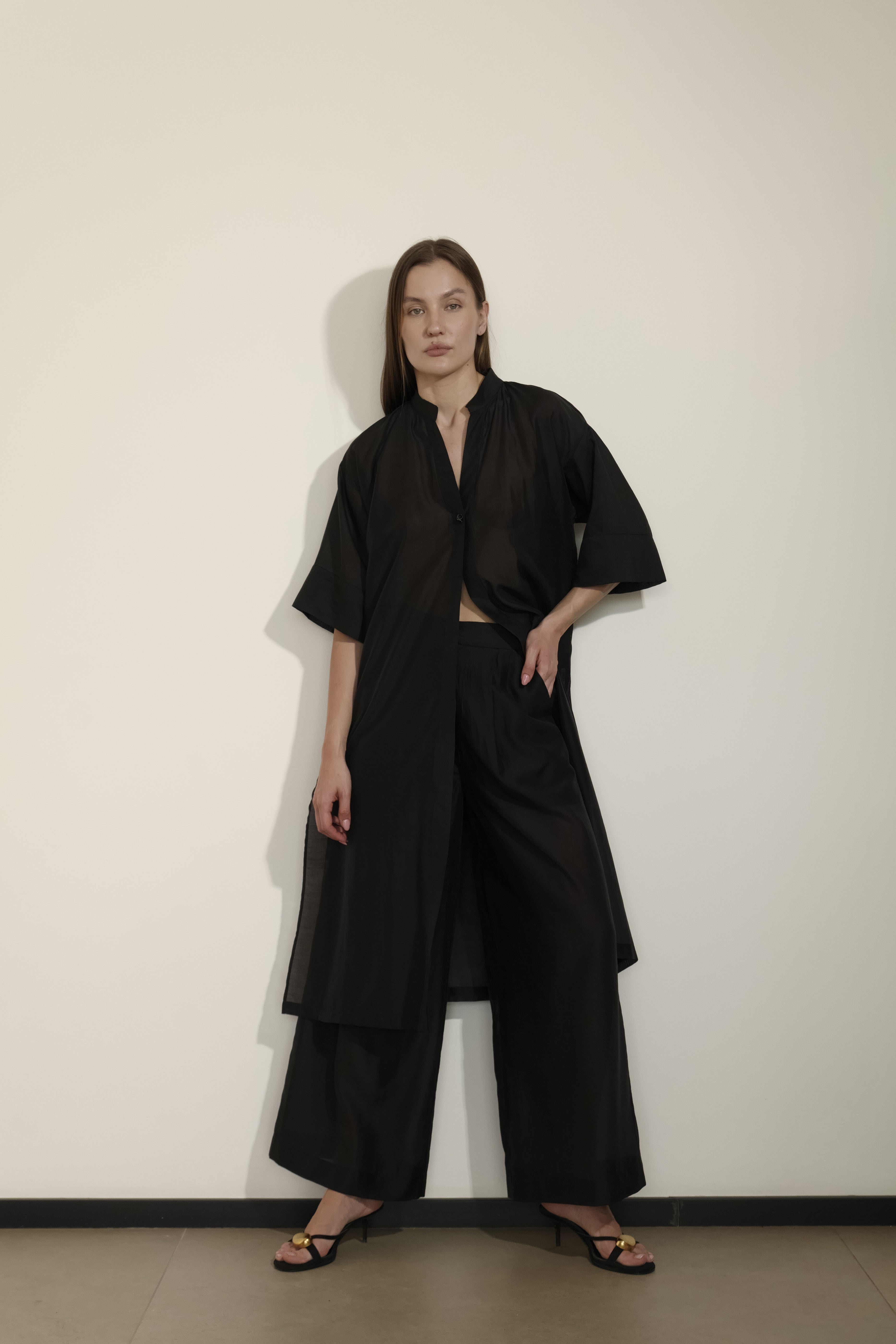 KIMONO LUNGO CON MANICHE MORBIDE IN VOILE