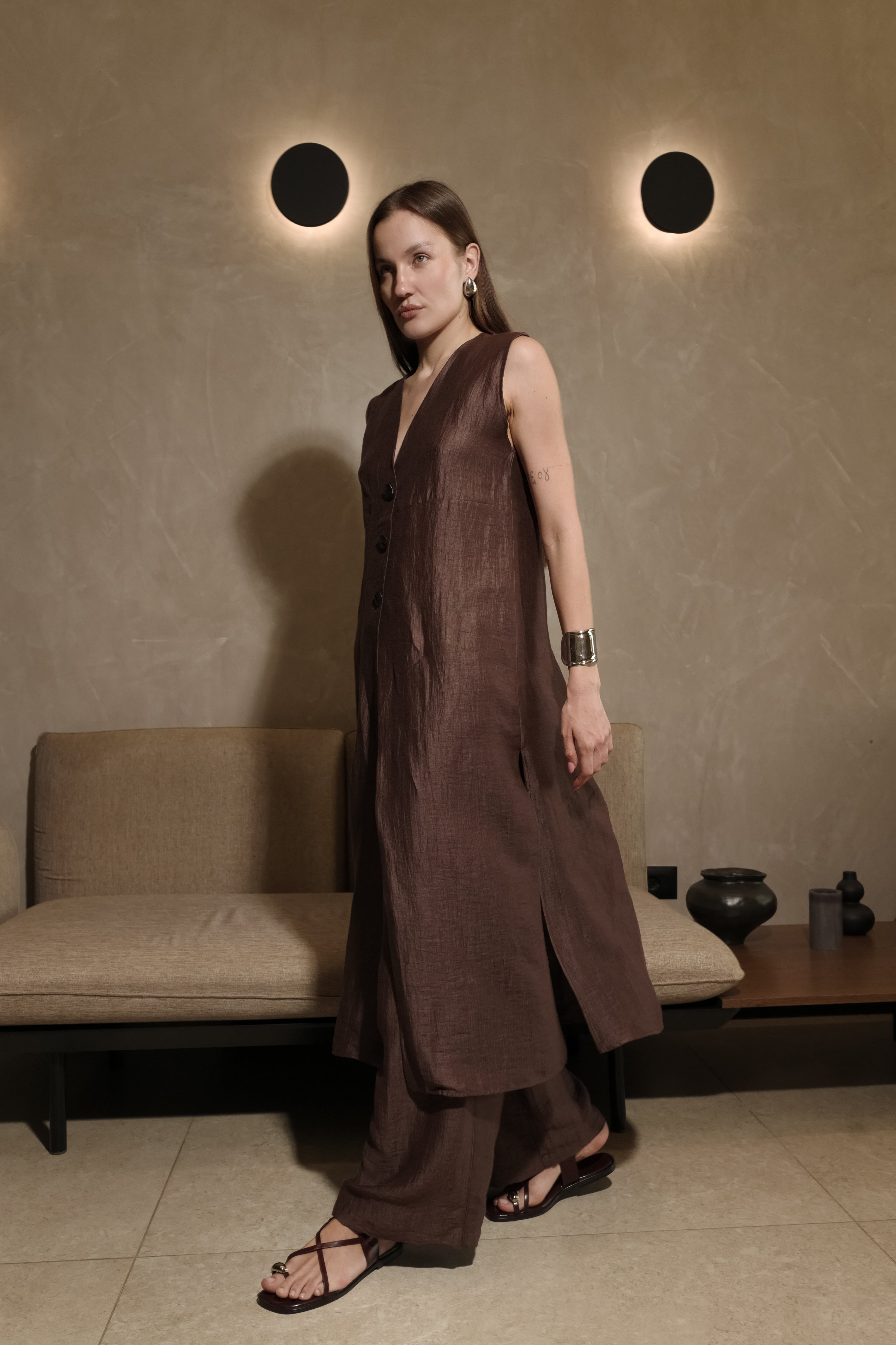 GILET LUNGO IN LINO SMANICATO